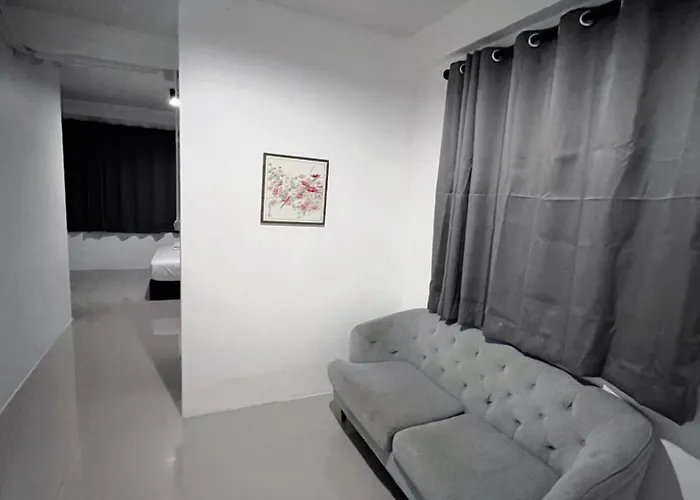 Xxbob House Bts Ekkamai 42 - บีทีเอส เอกมัย 42 公寓