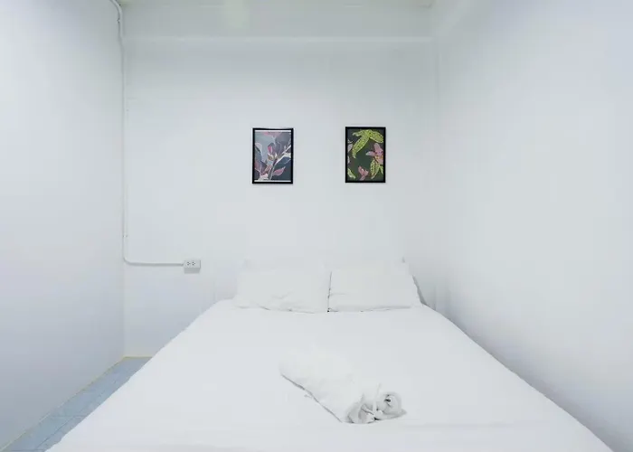 公寓 Xxbob House Bts Ekkamai 42 - บีทีเอส เอกมัย 42 *