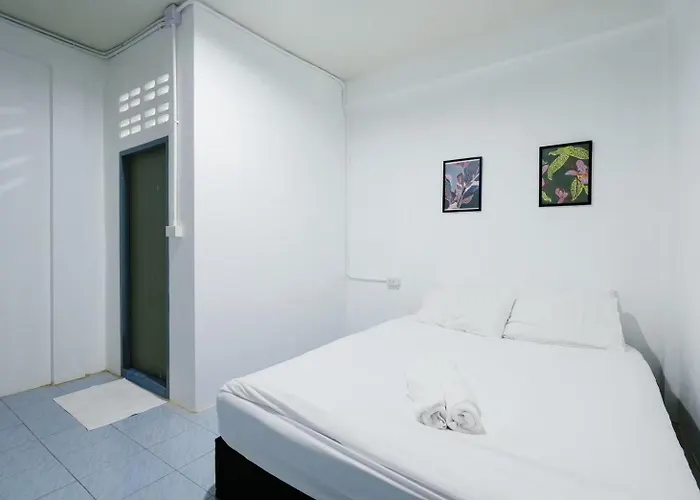 Xxbob House Bts Ekkamai 42 - บีทีเอส เอกมัย 42 公寓