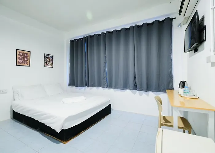Xxbob House Bts Ekkamai 42 - บีทีเอส เอกมัย 42 公寓